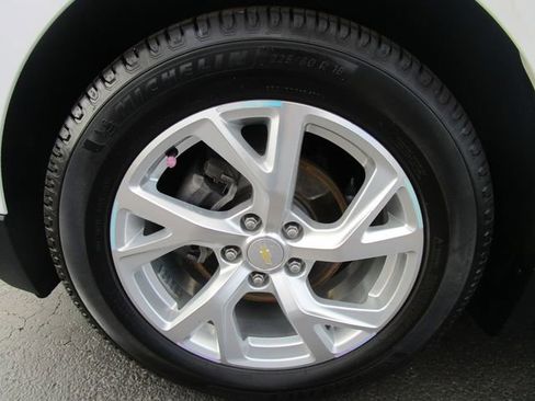 Used 2021 Chevrolet Equinox Premier FWD image 2