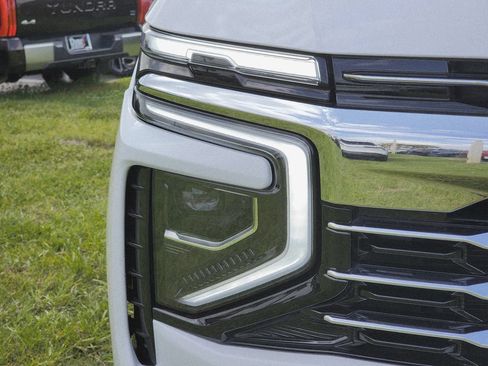 Certified 2025 Chevrolet Suburban LT AWD/4WD image 11