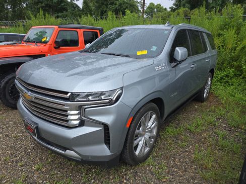 Used 2024 Chevrolet Tahoe High Country w/ Advanced Technology Package AWD/4WD image 3