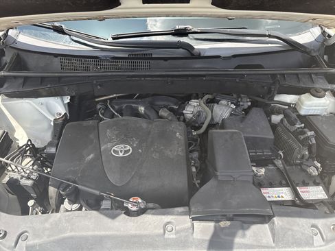 Used 2019 Toyota Highlander Limited Platinum AWD/4WD image 35