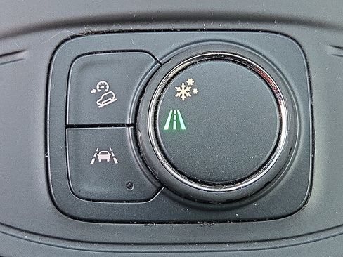 Used 2024 GMC Terrain SLE image 17