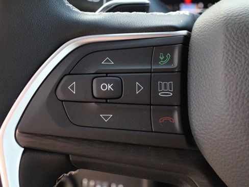 New 2026 Jeep Grand Cherokee Laredo AWD/4WD image 9