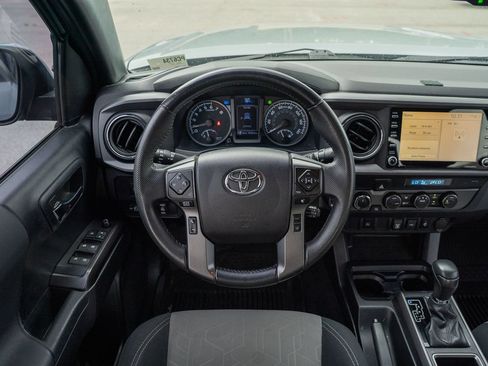 Used 2021 Toyota Tacoma TRD Off-Road AWD/4WD image 23