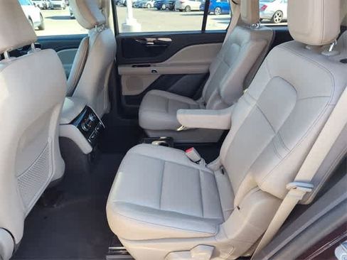 Used 2024 Lincoln Aviator AWD w/ Premium Package image 18