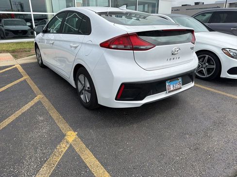 Used 2017 Hyundai Ioniq Blue FWD image 3