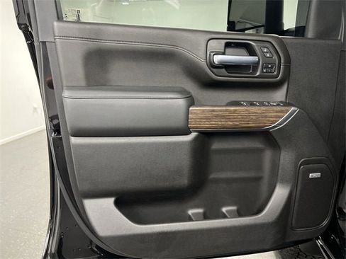 Used 2022 Chevrolet Silverado 2500 High Country image 22