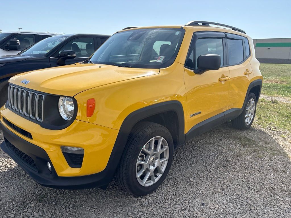 Used 2023 Jeep Renegade Latitude w/ Premium Group AWD/4WD image 8