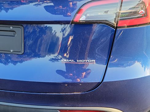 Used 2023 Tesla Model Y Performance image 5