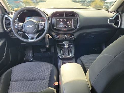 Used 2024 Kia Soul LX w/ Option Group 015 FWD image 10
