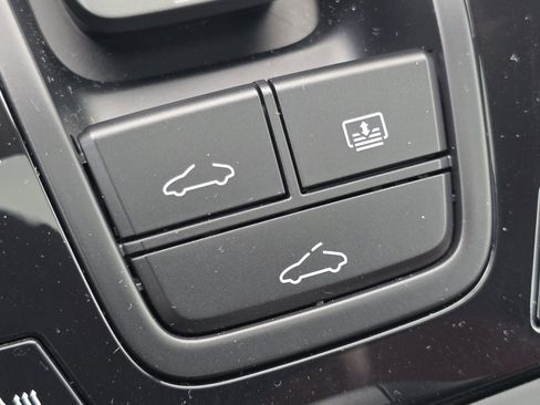 Certified 2020 Porsche 911 Carrera 4S image 24