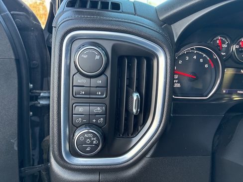 Used 2019 Chevrolet Silverado 1500 LT Trail Boss image 11