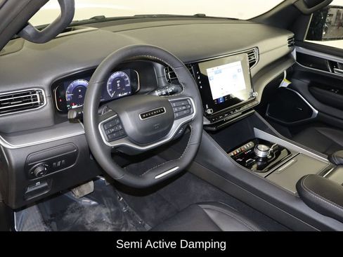 Used 2025 Jeep Wagoneer L Series II w/ Convenience Group I image 30