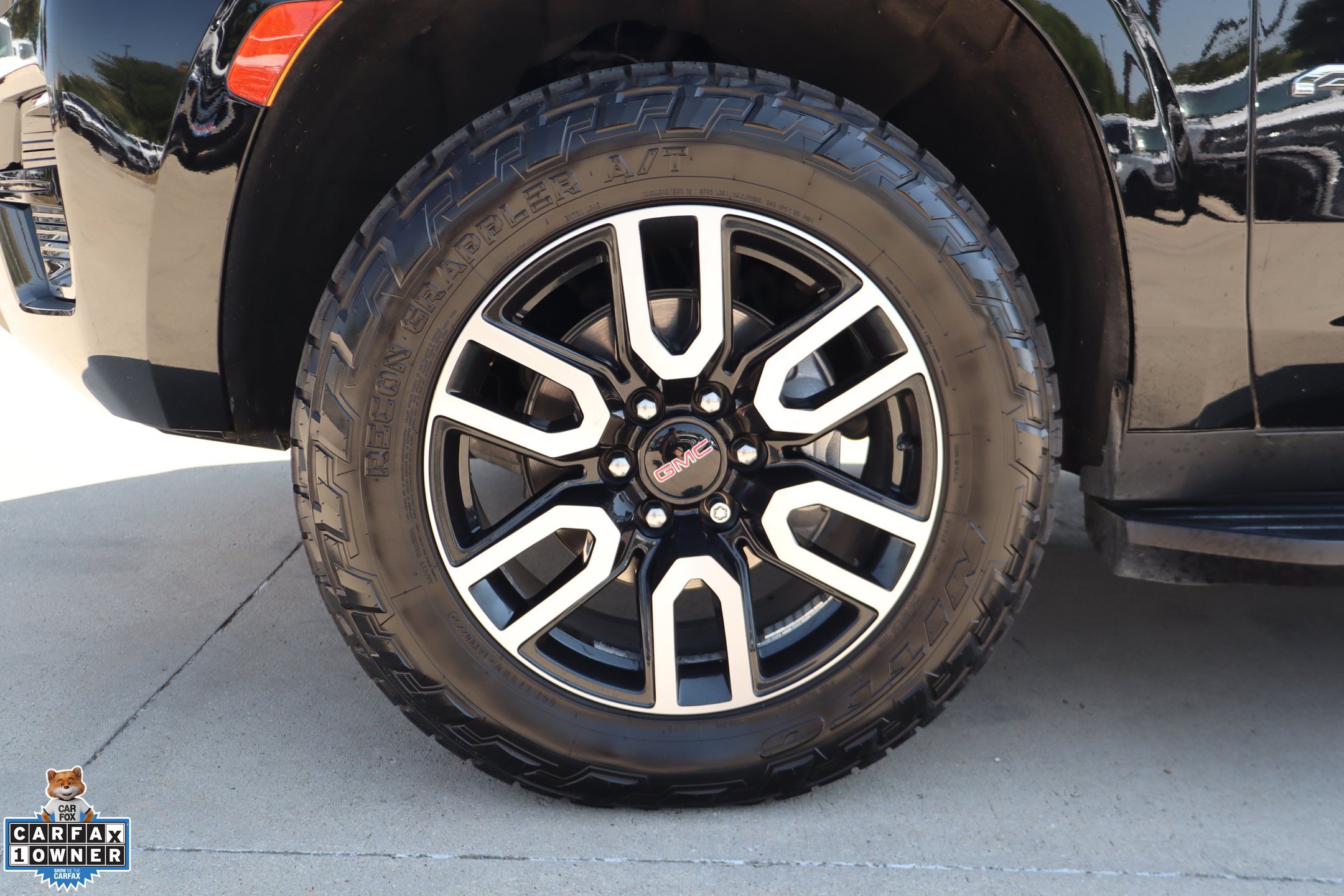 Used 2023 GMC Yukon XL AT4 AWD/4WD image 11