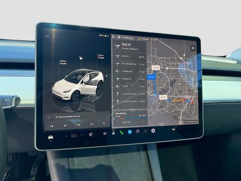 Used 2025 Tesla Model Y Long Range AWD/4WD image 14