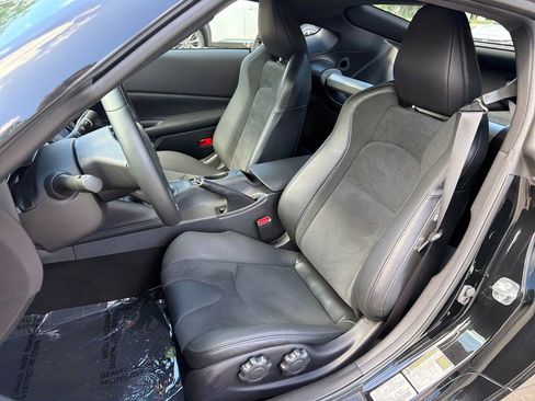Used 2024 Nissan Z Performance w/ Floor Mat Package RWD image 30