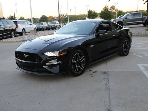 Used 2020 Ford Mustang GT RWD image 3