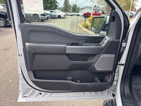 New 2025 Ford F150 Lightning Lariat image 26