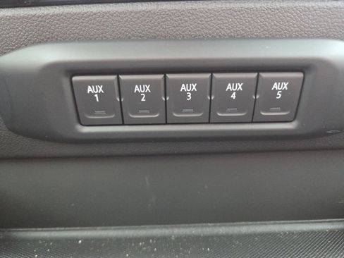 New 2026 GMC Sierra 3500 SLE w/ SLE Convenience Package image 9