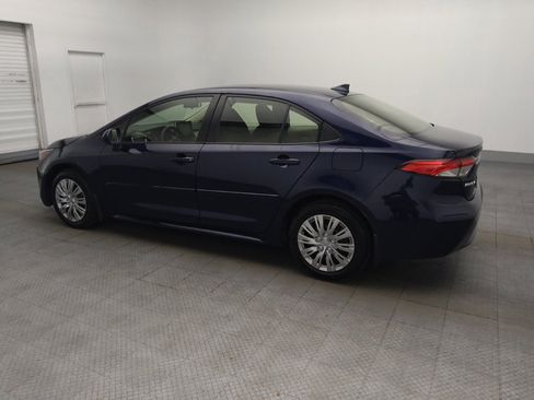 Used 2021 Toyota Corolla LE FWD image 3