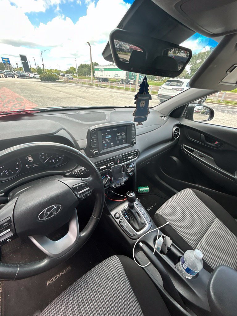 Used 2021 Hyundai Kona SEL Plus w/ Cargo Package AWD/4WD image 2