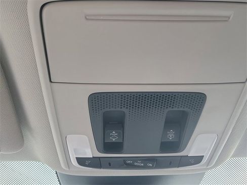 New 2025 Honda Pilot Touring image 31