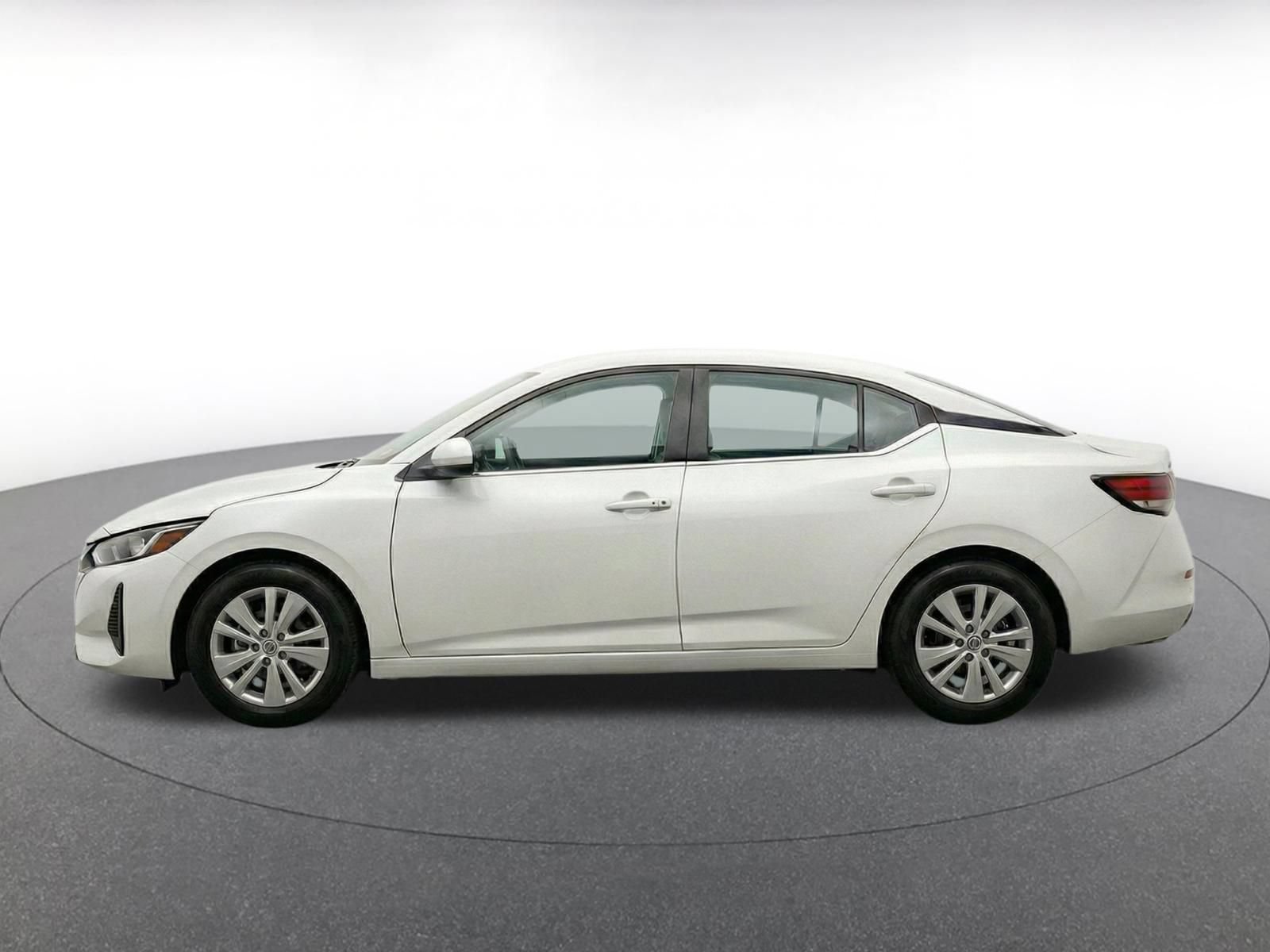 Used 2025 Nissan Sentra S FWD image 4
