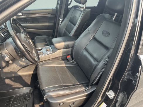 Used 2020 Jeep Grand Cherokee Overland AWD/4WD image 11
