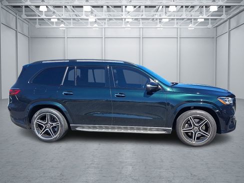 Used 2025 Mercedes-Benz GLS 450 4MATIC image 7
