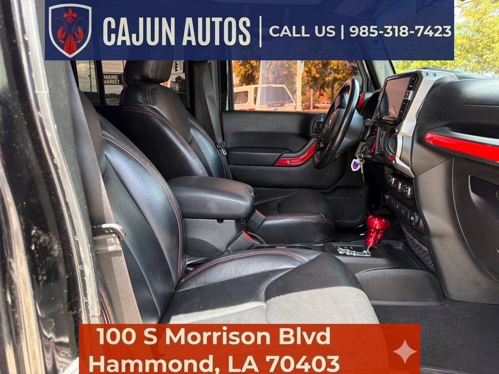 Used 2018 Jeep Wrangler Unlimited Rubicon w/ Connectivity Group AWD/4WD image 20