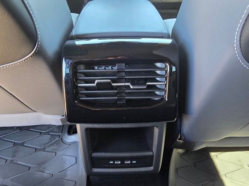 Used 2024 Volkswagen ID.4 2WD image 27