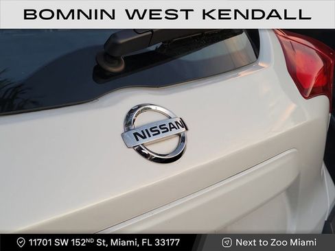 Used 2019 Nissan Kicks SV image 4