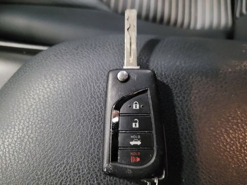 Used 2022 Toyota Camry SE image 32