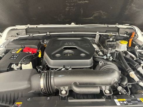 Used 2024 Jeep Wrangler Unlimited w/ Convenience Group image 11