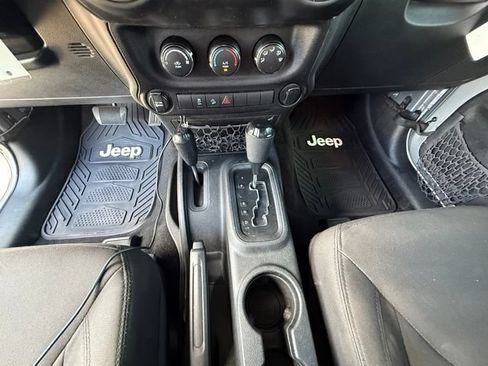 Used 2017 Jeep Wrangler Sport AWD/4WD image 23