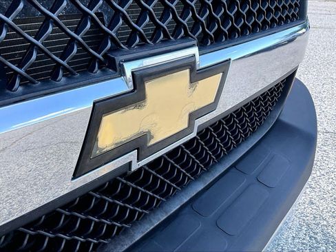 Used 2017 Chevrolet Express 3500 RWD image 27