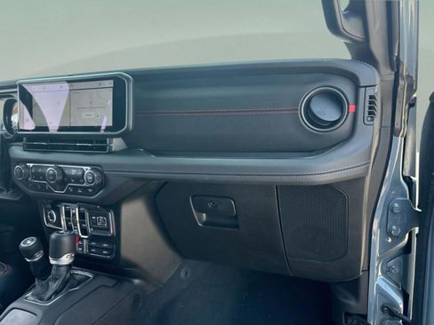 Used 2024 Jeep Wrangler Unlimited Rubicon image 35