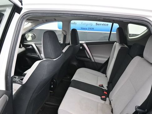 Used 2017 Toyota RAV4 XLE FWD image 8