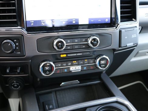 Used 2022 Ford F350 Limited AWD/4WD image 24