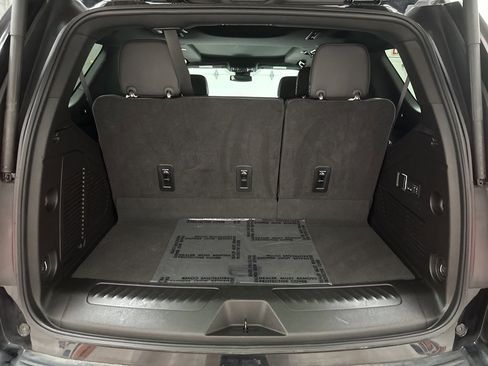 Used 2024 Chevrolet Tahoe LT w/ LT Signature Package image 36