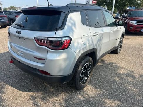 Used 2024 Jeep Compass Trailhawk AWD/4WD image 3