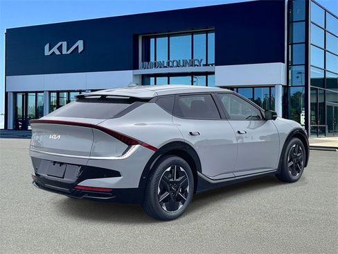 New 2025 Kia EV6 Wind image 6