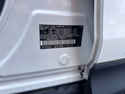 Used 2014 Toyota RAV4 XLE AWD/4WD image 24