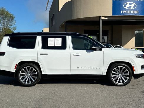 Used 2023 Jeep Grand Wagoneer Series II AWD/4WD image 3