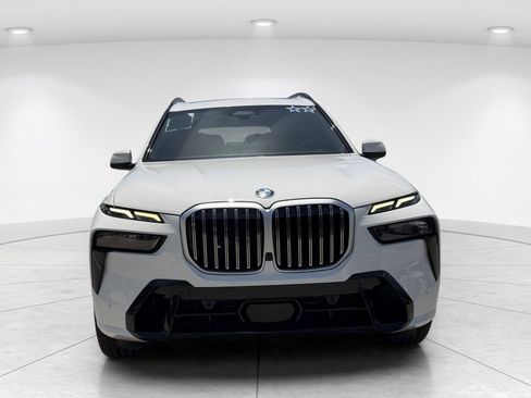 Used 2023 BMW X7 xDrive40i w/ M Sport Package AWD/4WD image 8