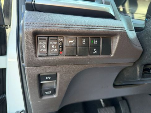 Used 2018 Honda Odyssey EX-L image 12