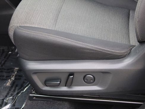 Used 2021 Nissan Rogue SV image 17