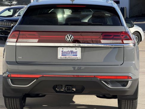 New 2026 Volkswagen Atlas Cross Sport SE FWD image 6