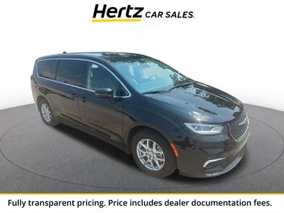 Used 2024 Chrysler Pacifica Touring-L