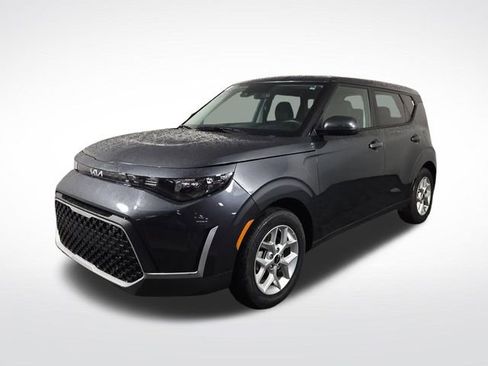 Certified 2025 Kia Soul LX w/ LX Technology Package FWD image 2