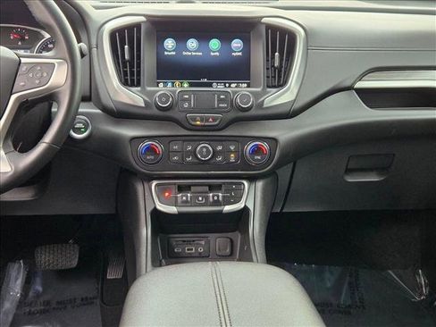 Used 2024 GMC Terrain SLT image 14